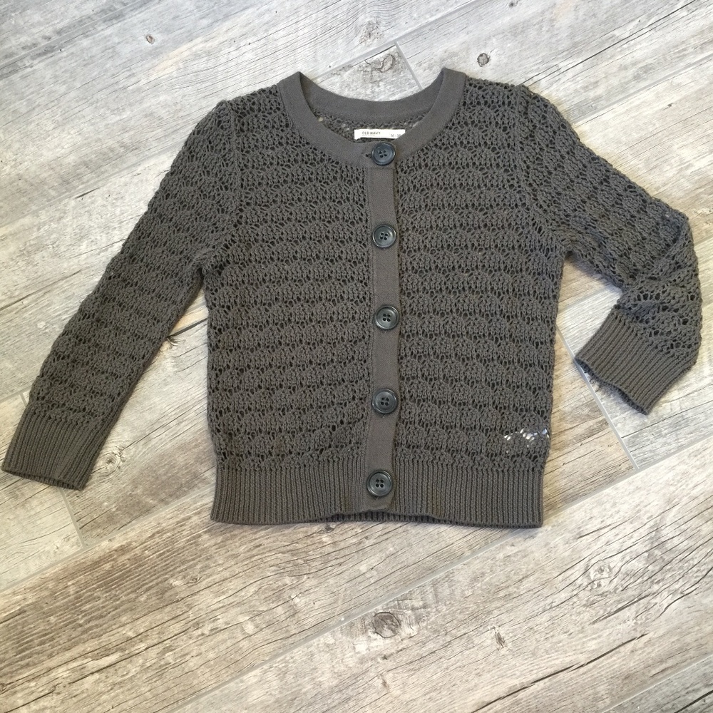 Knit Cardigan w/buttons Slight cropped 3/4 sleeve